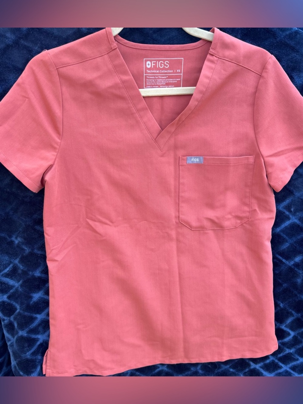 Figs scrub top